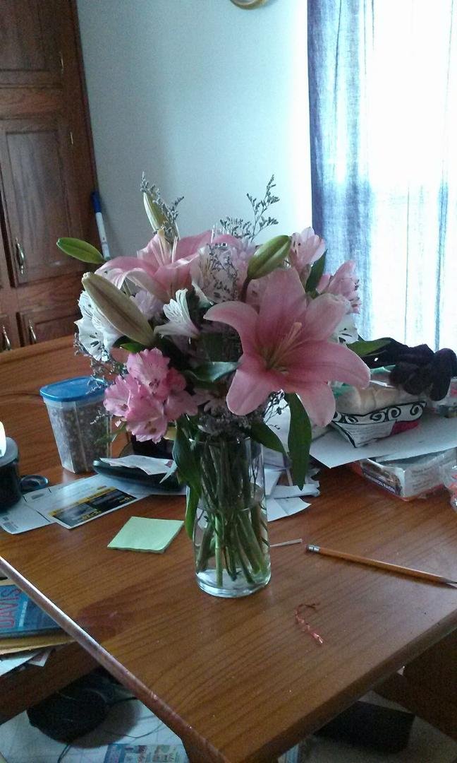 It has been a beautiful Mother's Day weekend. On Friday, i received these beautiful flowers from Larry Bentham , Penny, Kayla, Bryce and Ty. A great present from Tinaya, Kyara, Matt, and Aria. I watched Kyara's softball gam