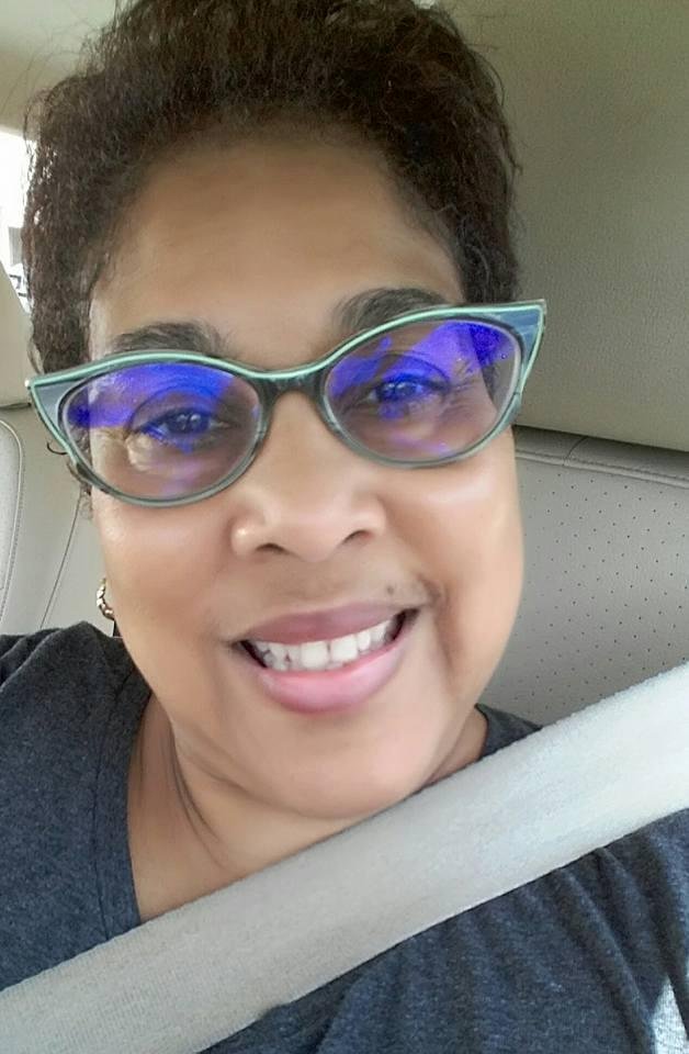 I just got finished working out and I'm trying to be real and naturaaal like Country Wayne stated in his video. My hair is not quite there yet it is in the in between stage, every black woman knows what that means but my f