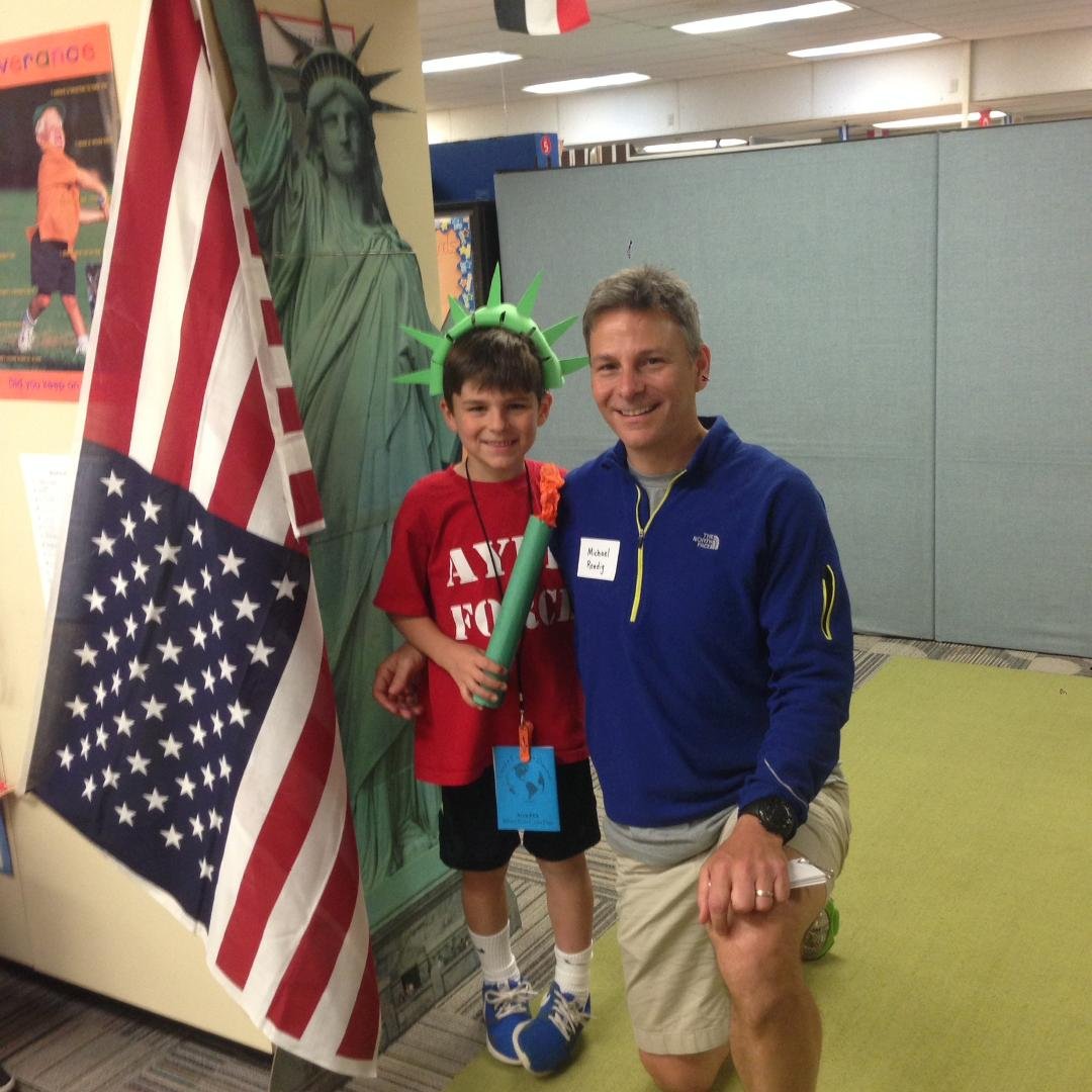Jake and Dad at school with their project for the class💝👍