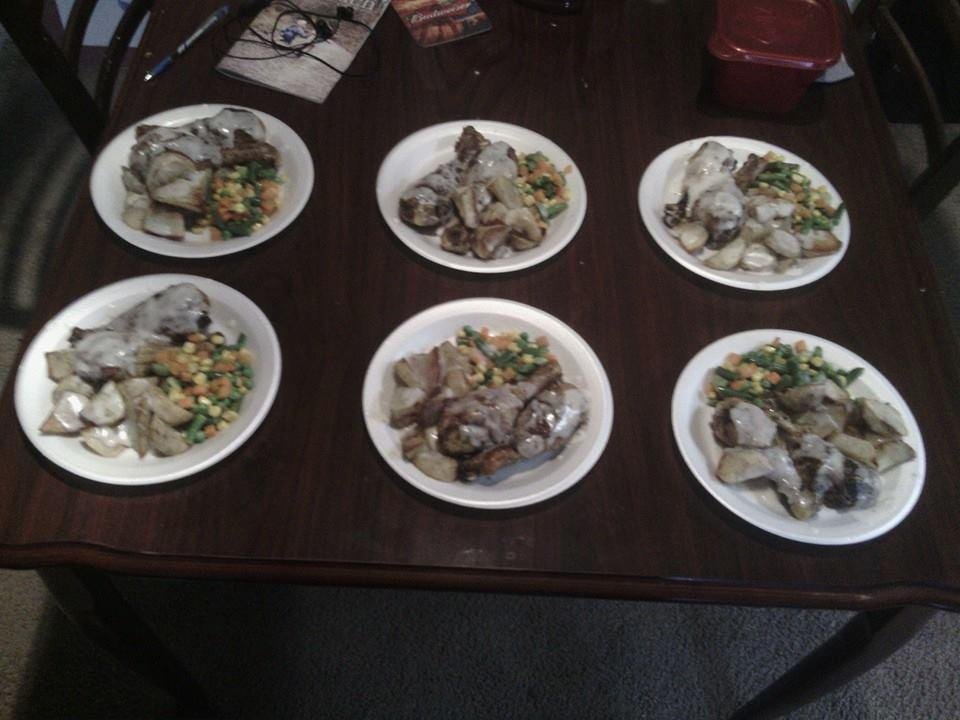 Time to feed the people, today baked chicken with roasted potatoes and gravy with mixed vegetables. #feedthepeople!