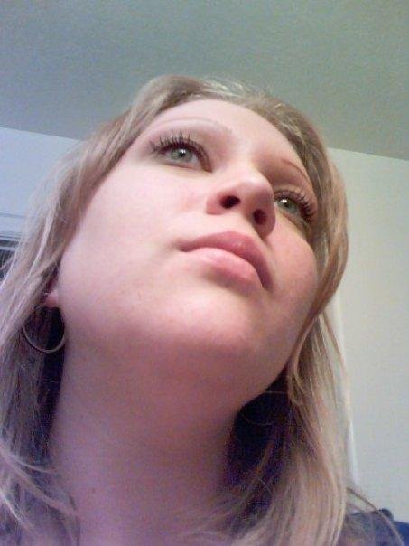 my eyelashes look long, but hell!!! you can see up my damn nose!!! lol