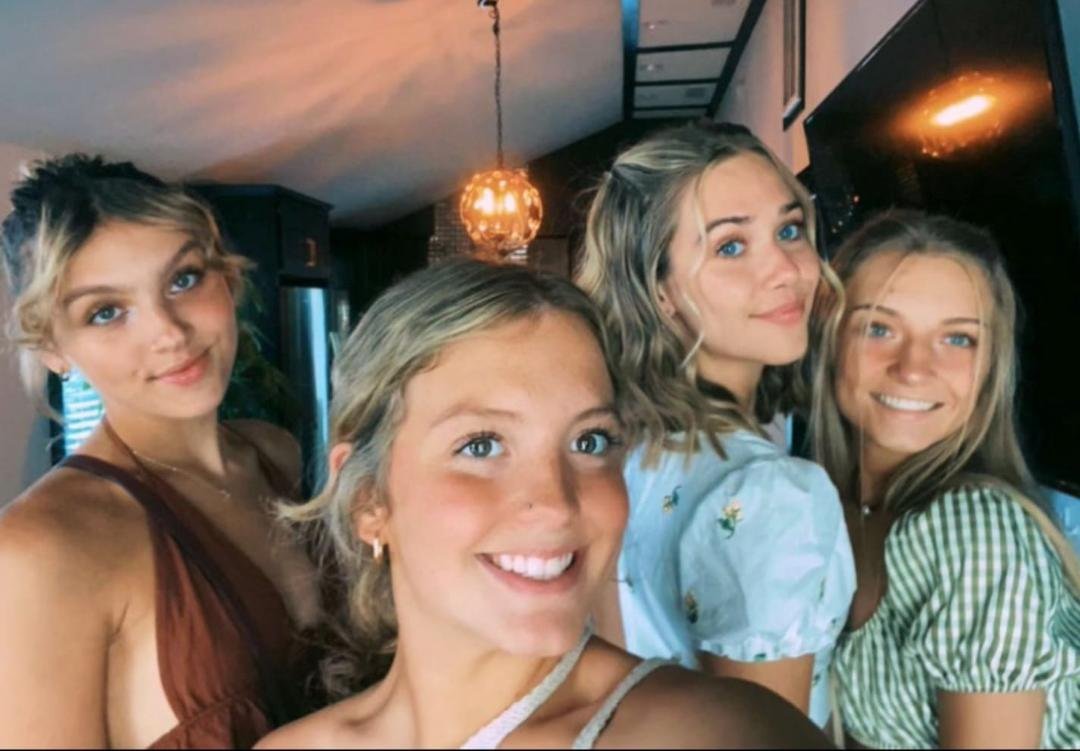 Girls get away in Tennessee....my daughter Sophie on the far right. Love your independence girls!