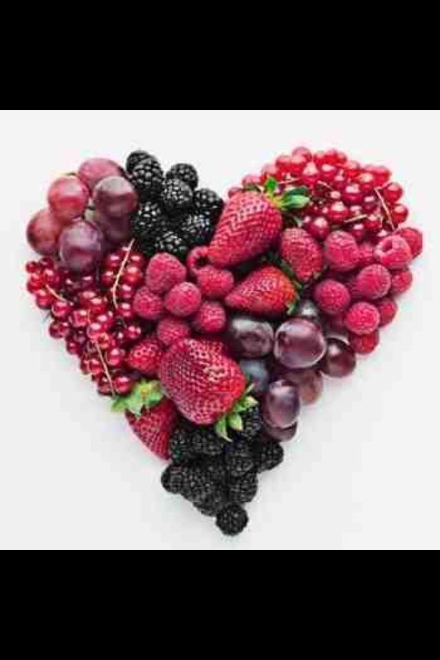 HAPPY VALENTINE'S  DAY  to all my friends and family!   A day to be close to all those you love.