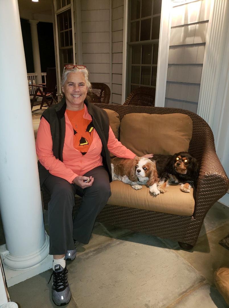 Janet was a dog sitter for Halloween...the dogs loved watching over 740 kids stopping by for candy...Kids loved petting them...didn't know my dog, Seri has x-ray vision!