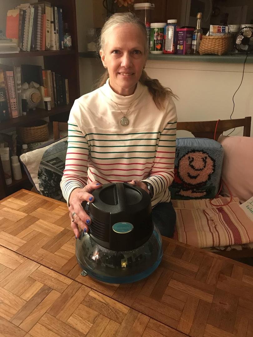 This little air purifier is awesome! I just got mine delivered for free.
This Rainmate is normally $159.00 and they are giving them away to qualified couples at NO COST!
It can sanitize the air and make it smell great, p