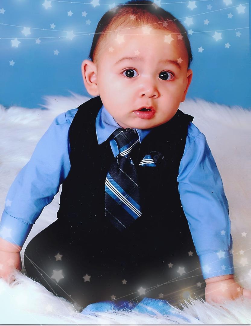 Looking Back when my Baby Photo was took... I think I vividly remember this.