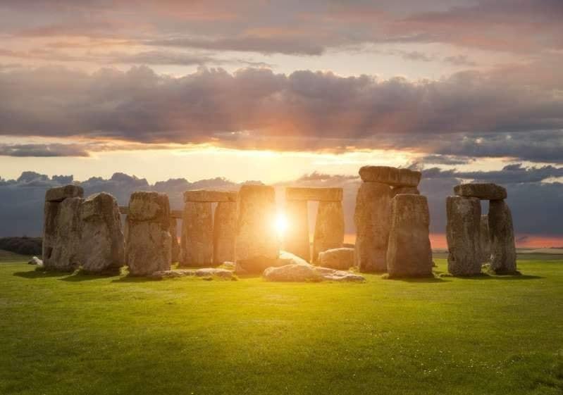 Sunrise at Stonehenge on Winter Solstice Day.
Magnificent ...
