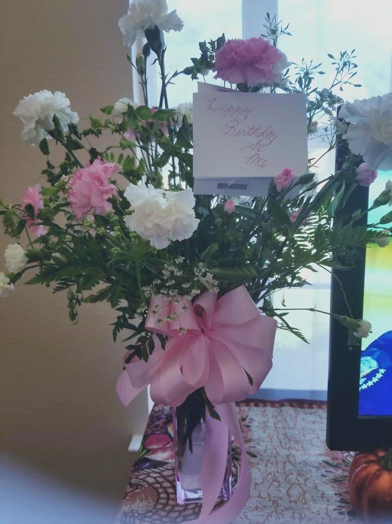 Flowers I had delivered to myself on this past 19th for my birthday. 🌸