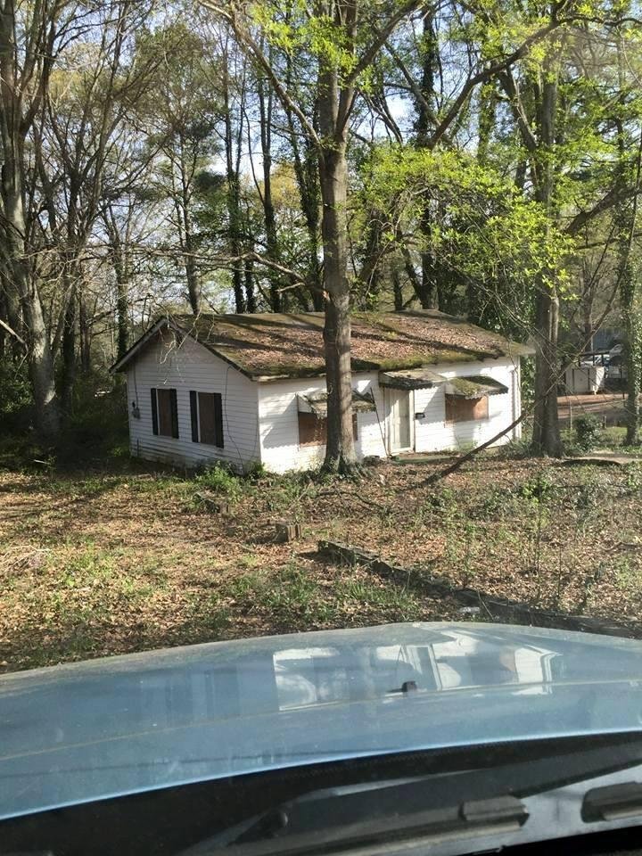 Attn: Real Estate Investors, This is your dream project, Only $22,000.00 owner financing available for the right project. 2 bd 2 bath in Jonesboro Ga, Needs extensive rehab, or Tear down and rebuild Duplex or Four plex on