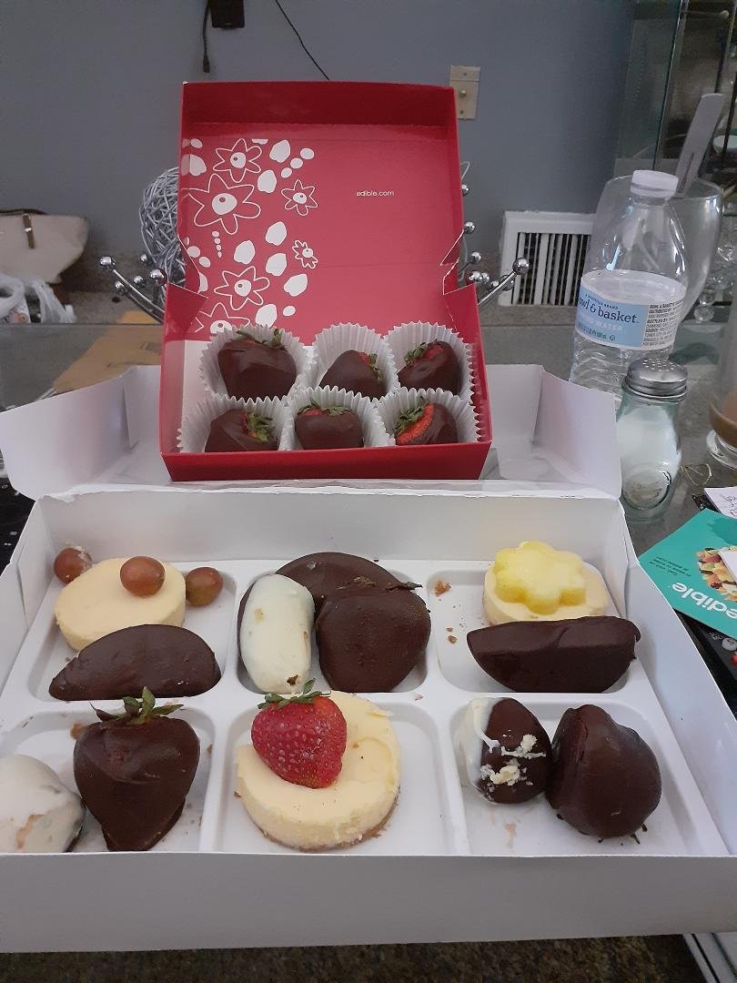 Just received a lovely surprise from my little bro and wife
Pastors Mike and Lynne Wright
Thank you for the chocolate blessings!