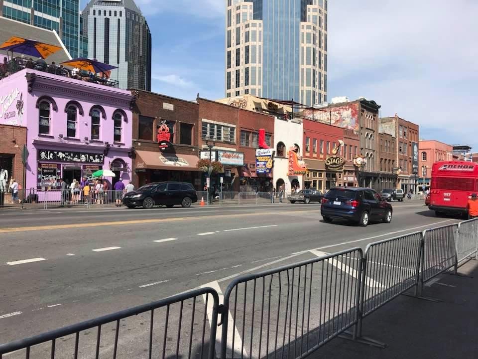 Nashville — music and bars