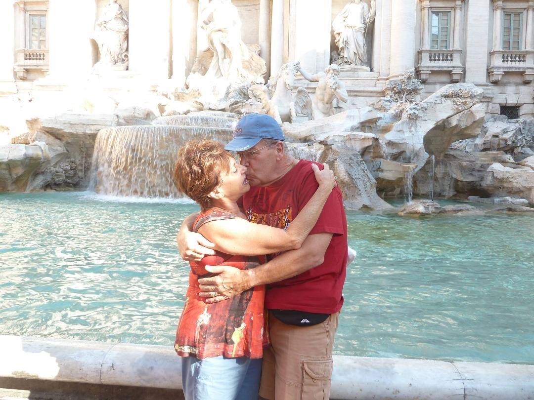 Love at the Fountain of Trevi