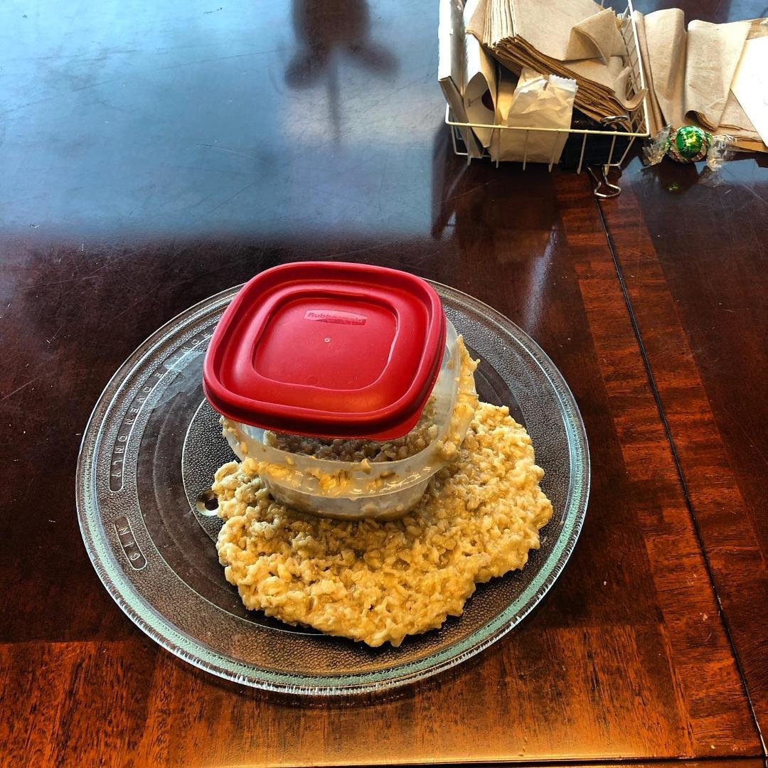 I wanted that oatmeal so bad. Happy Monday!!!!