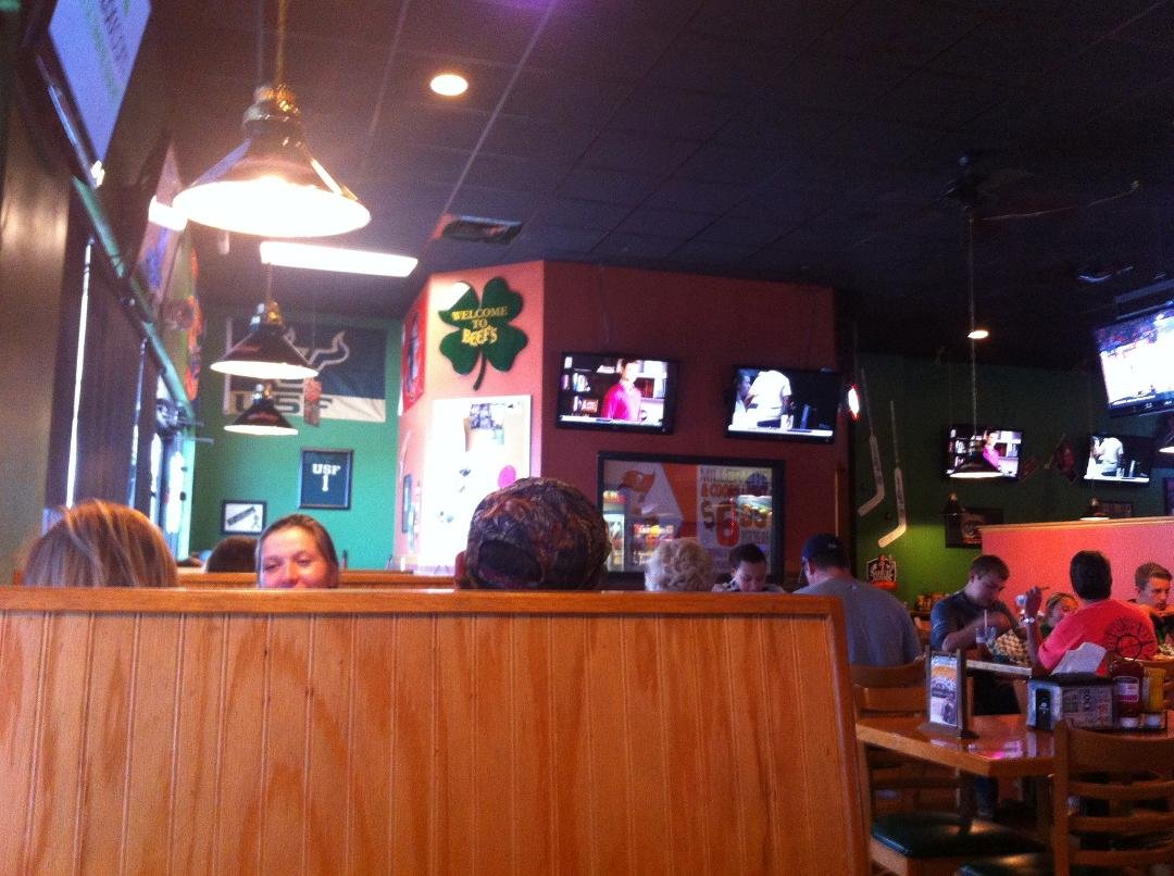 Beef Obradys Riverbiew Fl waiting for Lightning fans going to Tampa