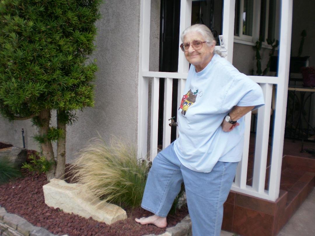 2009, front yard