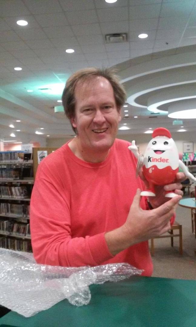 kinder man arrives from russia