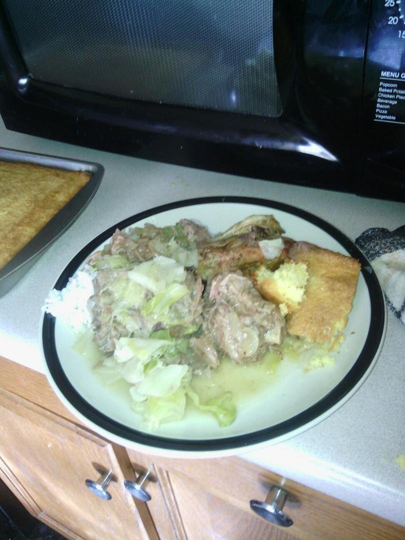 Dinner my home gurl from mississippi n the hefa can cook getting me all fat n shirt. Thanks Angelia Keys