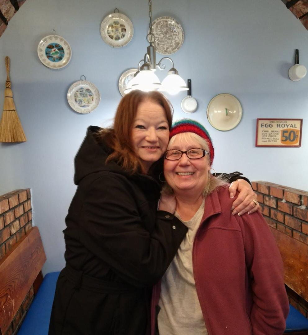 I had lunch with Diane Rainier, a great friend today. We haven't seen each other in many years and it was good to see her. It was a wonderful reunion. We did a lot of reminiscing and catching up. We will definitely stay in