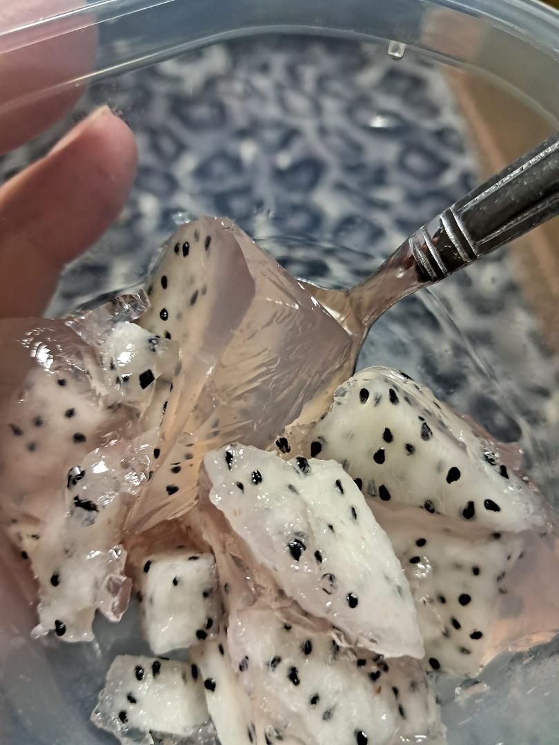 Dragon fruit jello