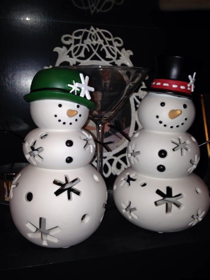 New snowman and snowlady to add to my collection. Birthday present from Chris, Kim and the boys! Thank you, love them!!