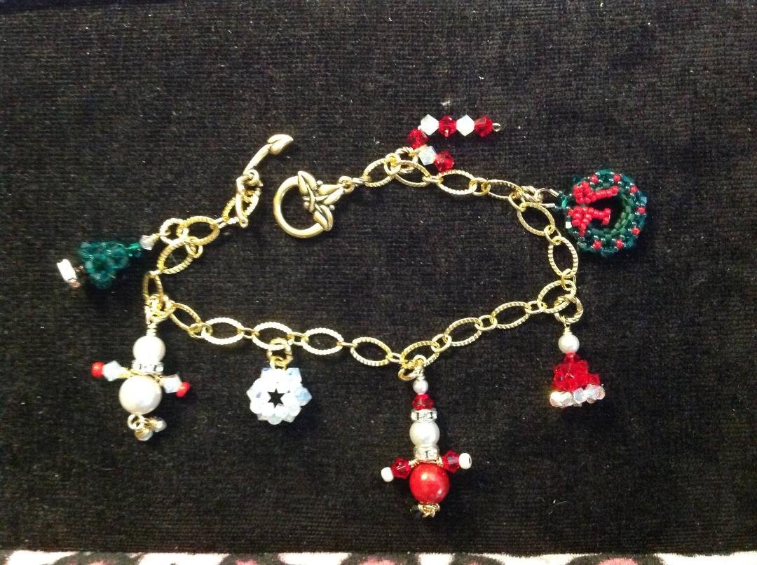 Day 2 of 7 day bead challenge
Christmas charm bracelet