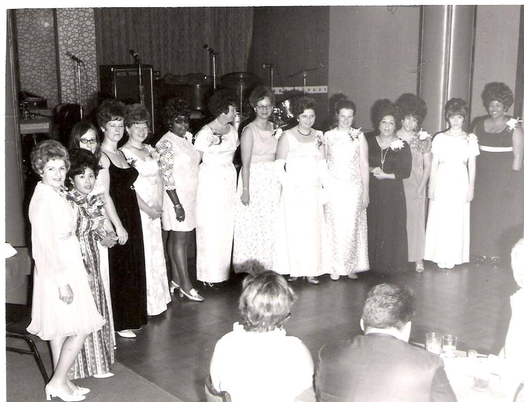 Yo, Mary,
Here's a shot of you with your posse circa 197x.