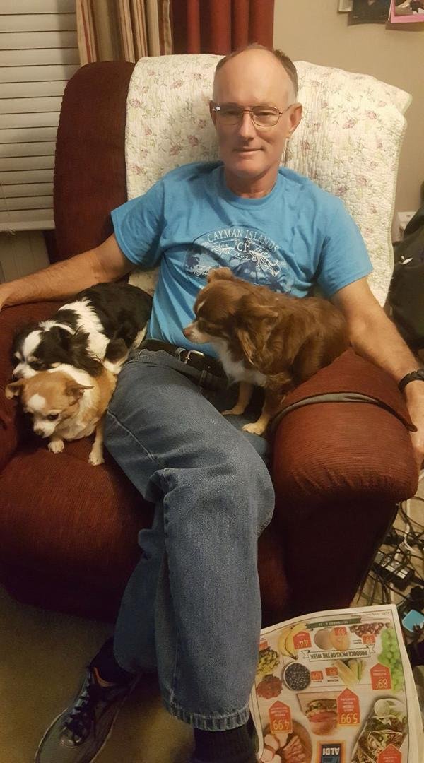 Daddy's pitiful girls.  Angel has a wound and this is where they all ended up after I treated her.  Lol