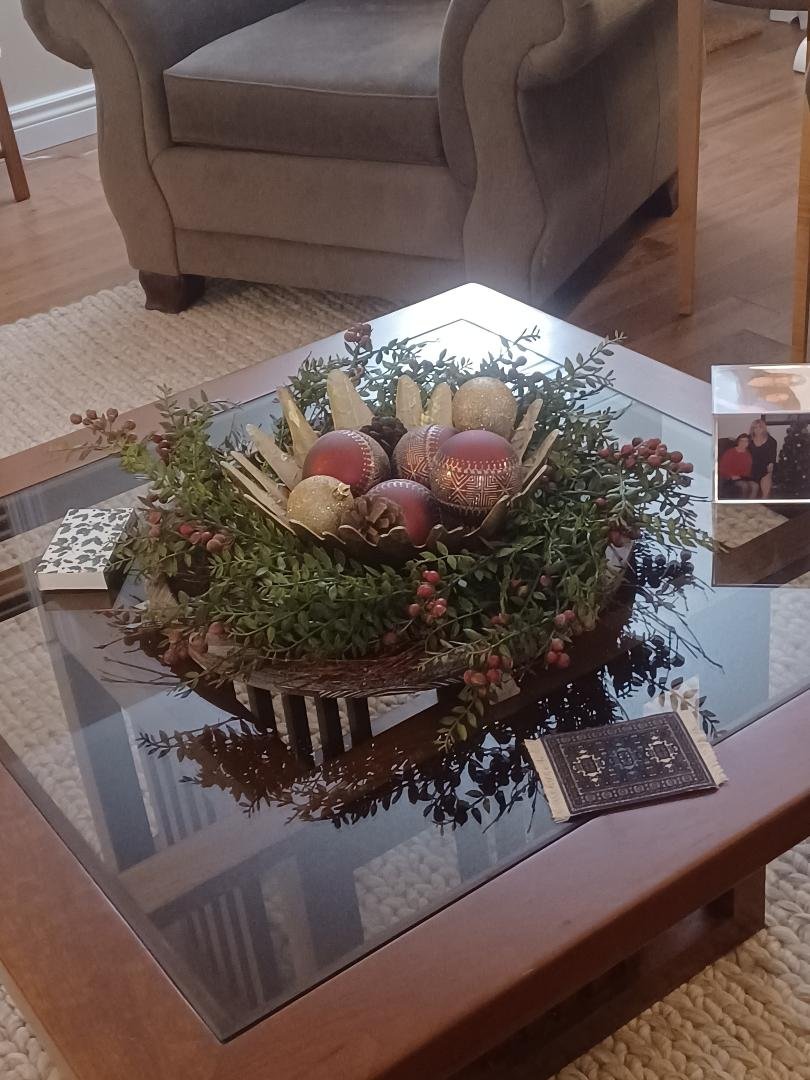 Coffee table wreath