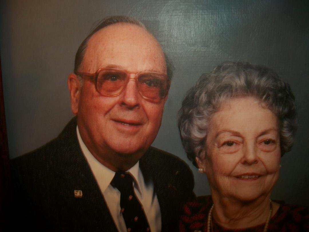 Mom & Dad
Gone but not forgotten.
Audrey Jane Hage Malone 3/6/1919 - 5-23-2008
William Charles Malone III 11/28/17 - 12/23/2012