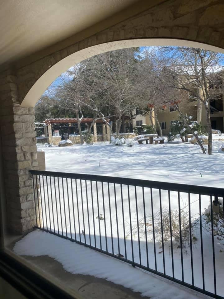 I did NOT move to Texas to experience this ....... twice in one year! 7 degrees early this morning and now a whopping 15 degrees! More of this on the way. I’m thinking Cabo! ..... Wonder how much a private jet charter costs