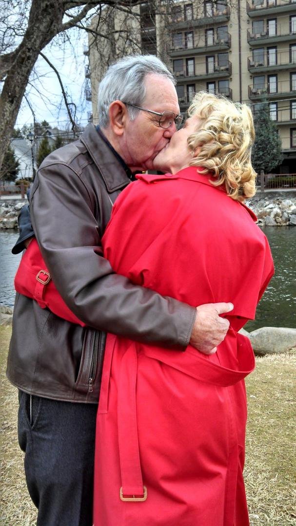 You may kiss the bride!