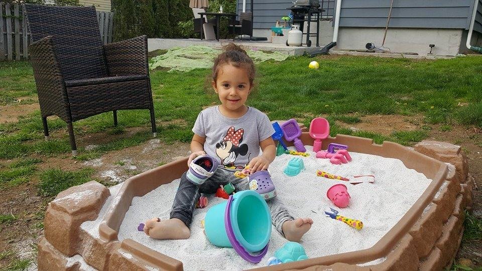 Angelina having fun in her sandbox!!!
Thank you Antsy I luv u!!!