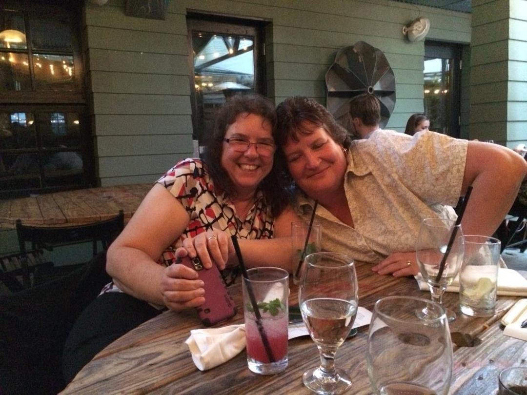 Kelly Hindman Elo and I a great reunion dinner with our friend Brenda DeBari Yost at Hook and Ladder in Sacramento. Looking forward to seeing her again in 2 weeks!