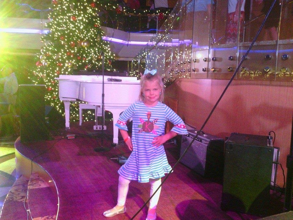 The world is her stage!