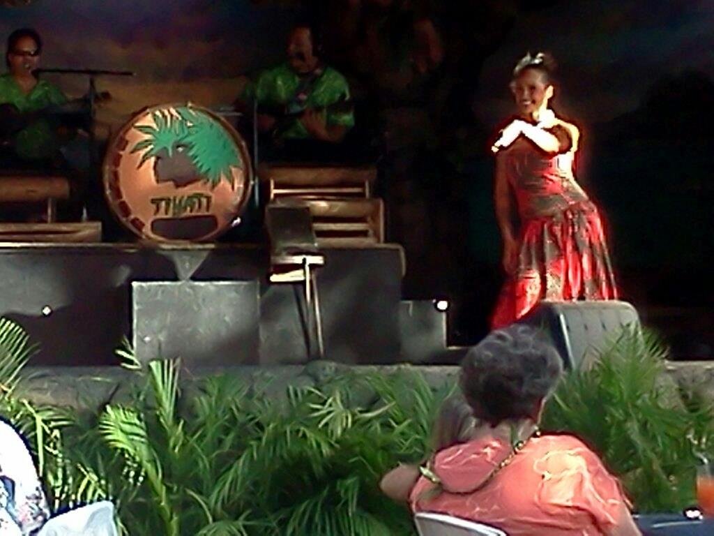 At the Hyatt luau tonight. Beautiful evening. A little sore from kayaking, snorkeling yesterday, and standup paddleboard spills day before. Such a great place...wish all my family and everyone of my friends were here with m