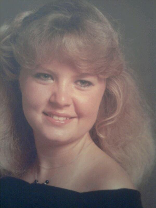 14 years since you went to be with God. It hurts as bad today as it did then. I miss you Angie. Love you fòrever.