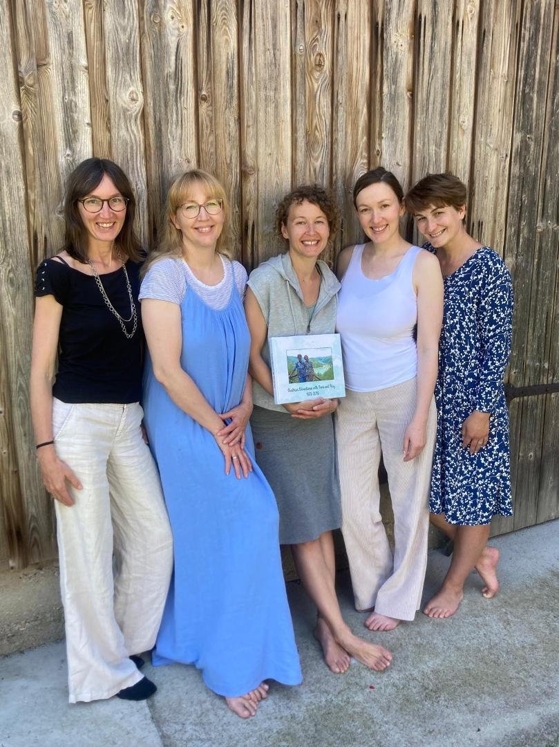 I just got this message and photo from the oldest daughter of my Austrian friend: "Dear Kay, Thank you very much for this really beautiful foto album! We had a lot of emotional moments when we watched the pictures and also