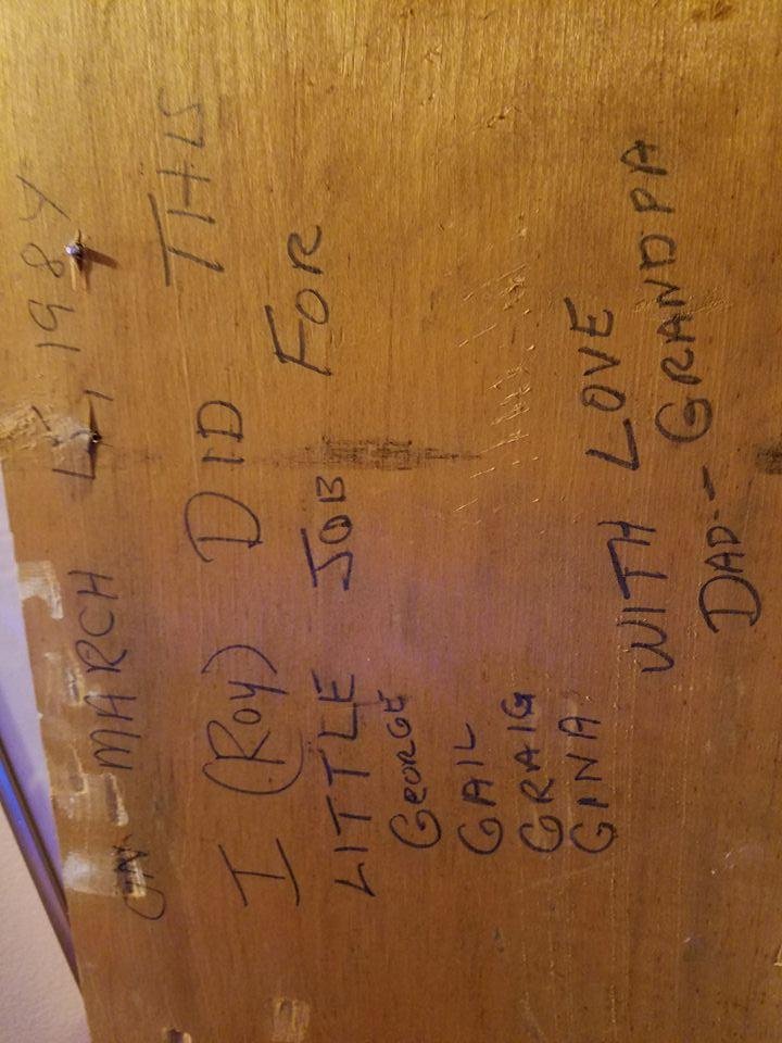 I had to remove the moulding off the jams in living room and kitchen in order to get our new stove and refrigerator in the kitchen.
On the back I found this note from my father
who was famous for living notes on different