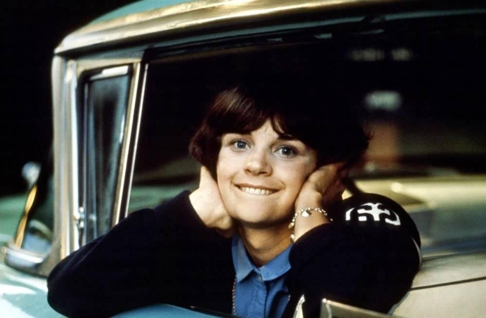 Whom is this actress and what movie is this picture taken from?