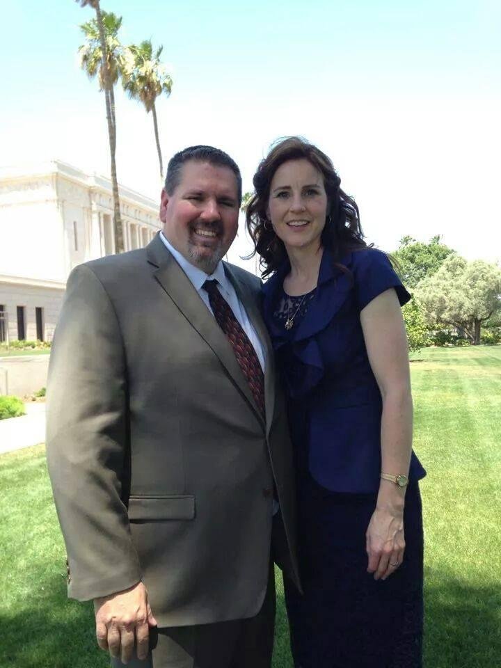 Tim and Janie Smith \nThe proud parents of\nThe bride..Kimberlyn