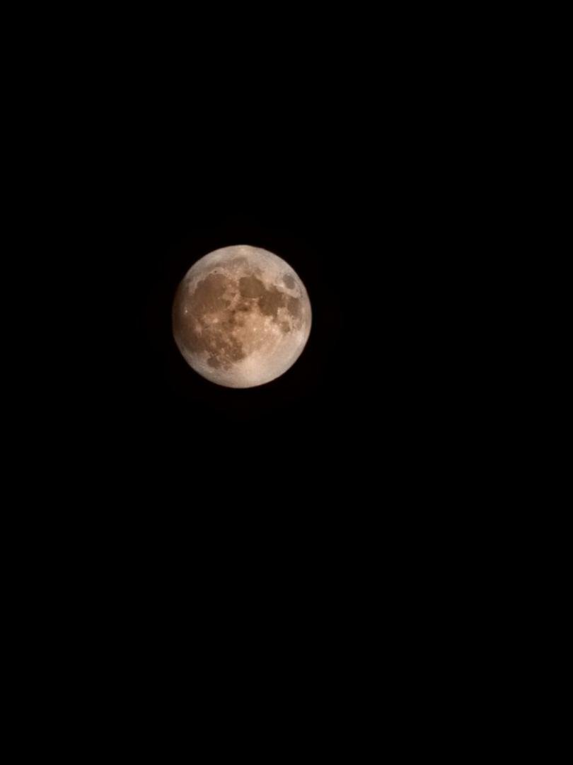 Just a picture of tonight's moon ❤️❤️