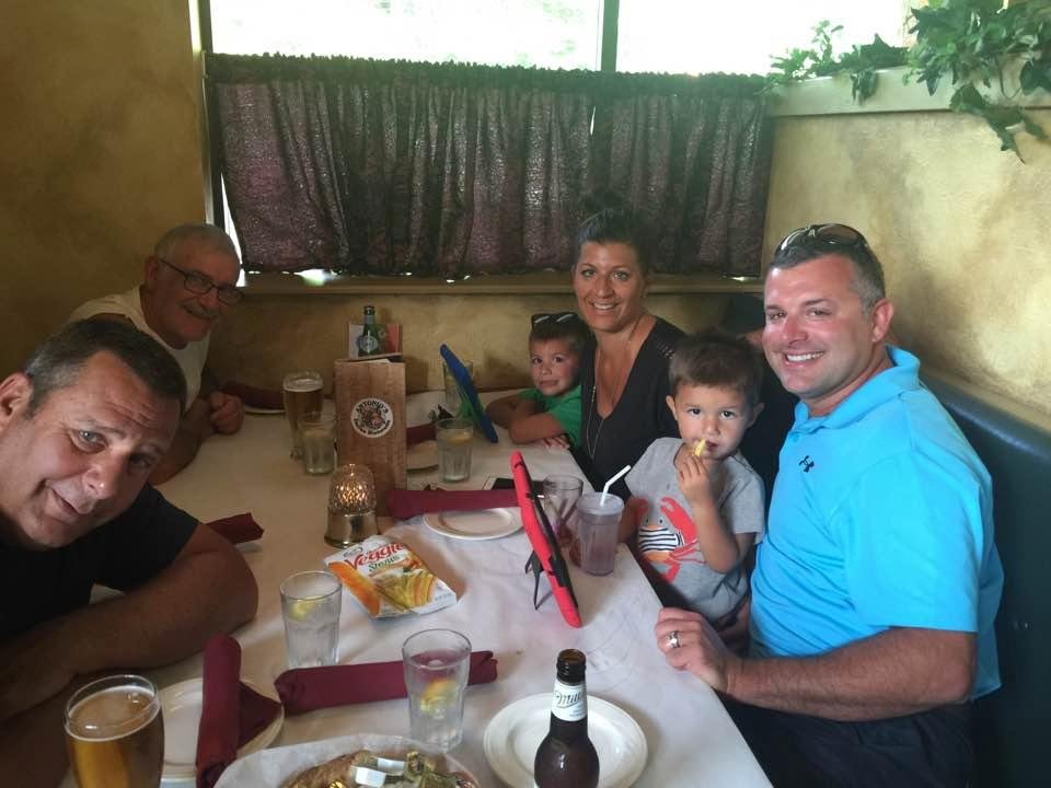 Here we are at Antonios pizza night yum😀👍😘