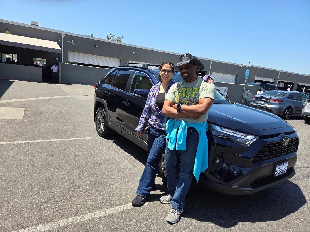 Literally the first time I've ever owned a new car. Weird sensation, but I'm looking forward to this hybrid getting much better than 16mpg (no lie. That's what the Charger was getting).

I introduce "Babe: The Big Blue (B)o