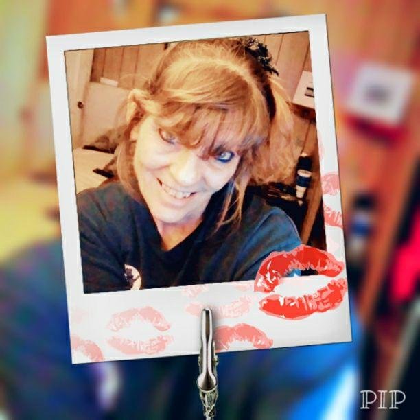 You'll be my soft and sweet
I'll be your strong and steady
You'll be my glass of wine
I'll be your shot of whiskey
You'll be my sunny day
I'll be your shade tree
You'll be my honeysuckle
I'll be your honey bee😜😘👸👄👑