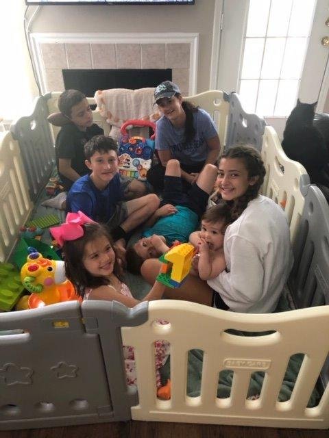 I never really post... but this one is fun to me... 6/7 of the Ross family sharing corral space with nephew/ cousin James... James says he's busting out - soon... be ready Joey and Eryn...