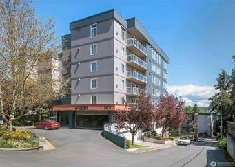 Open House today. View condo. 15020 Bothell Way
2bed 2bth $619,000 low HOA dues