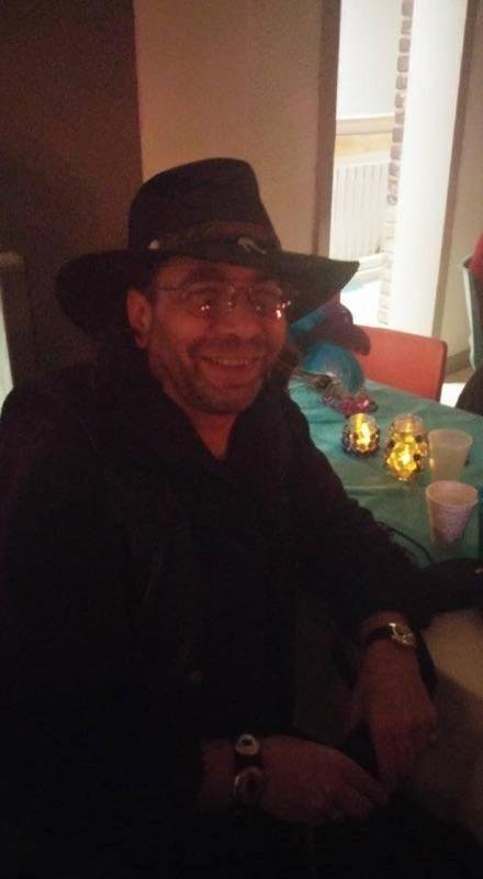 Saying Hello to all my Friends and Family Near and Far. Thanks for being in my life . That goes for my Friends in the States too.Have an Awesome Day. Your all the Best a Guy could wish for .