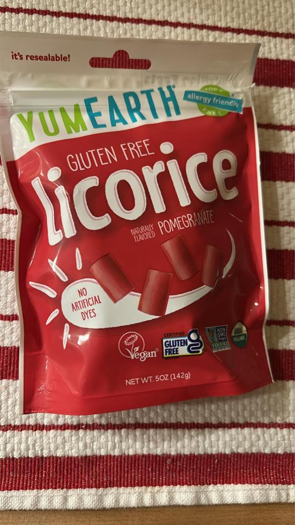 Do I know anyone who likes pomegranate licorice? Amazon screwed up my chocolate order and sent this. They don’t want it back. I have 6 bags.