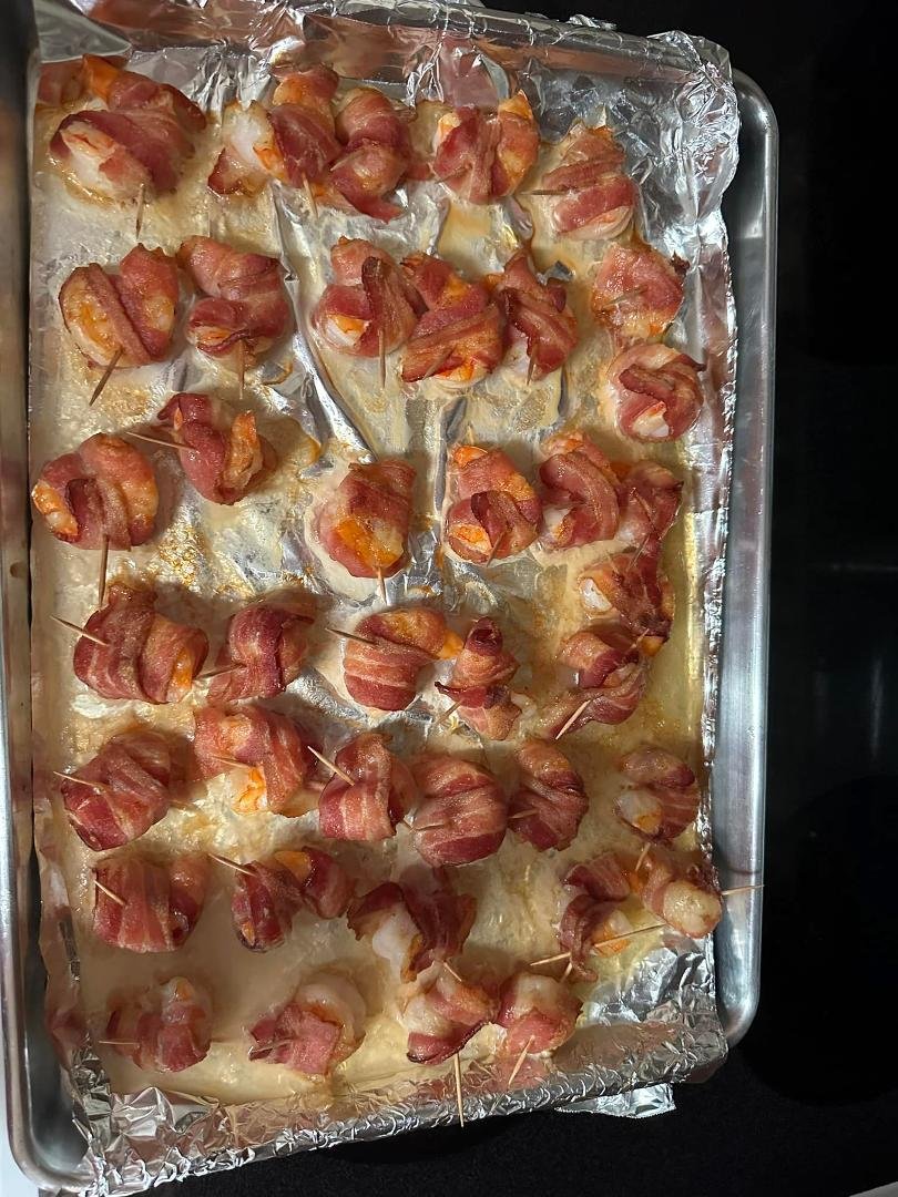 I’m not one for posting pics of what I eat… but Bacon Wrapped Shimp with a little sriracha sauce is one of the best things I’ve ever eaten. Thank you Billy Armstrong!