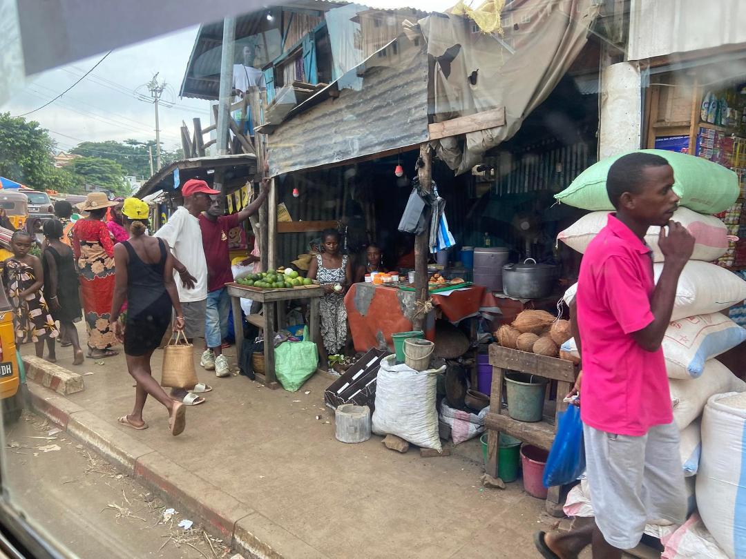 Madagascar street vendors